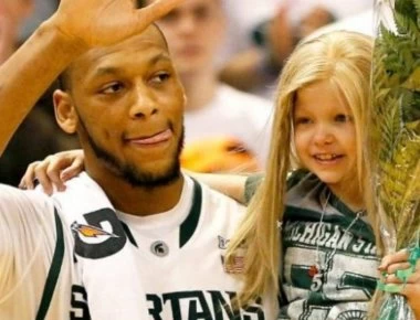 Έιντριαν Πέιν: H μικρή Λέισι, o θάνατος της μητέρας του και το… μπάσκετ! (φώτο-βίντεο)